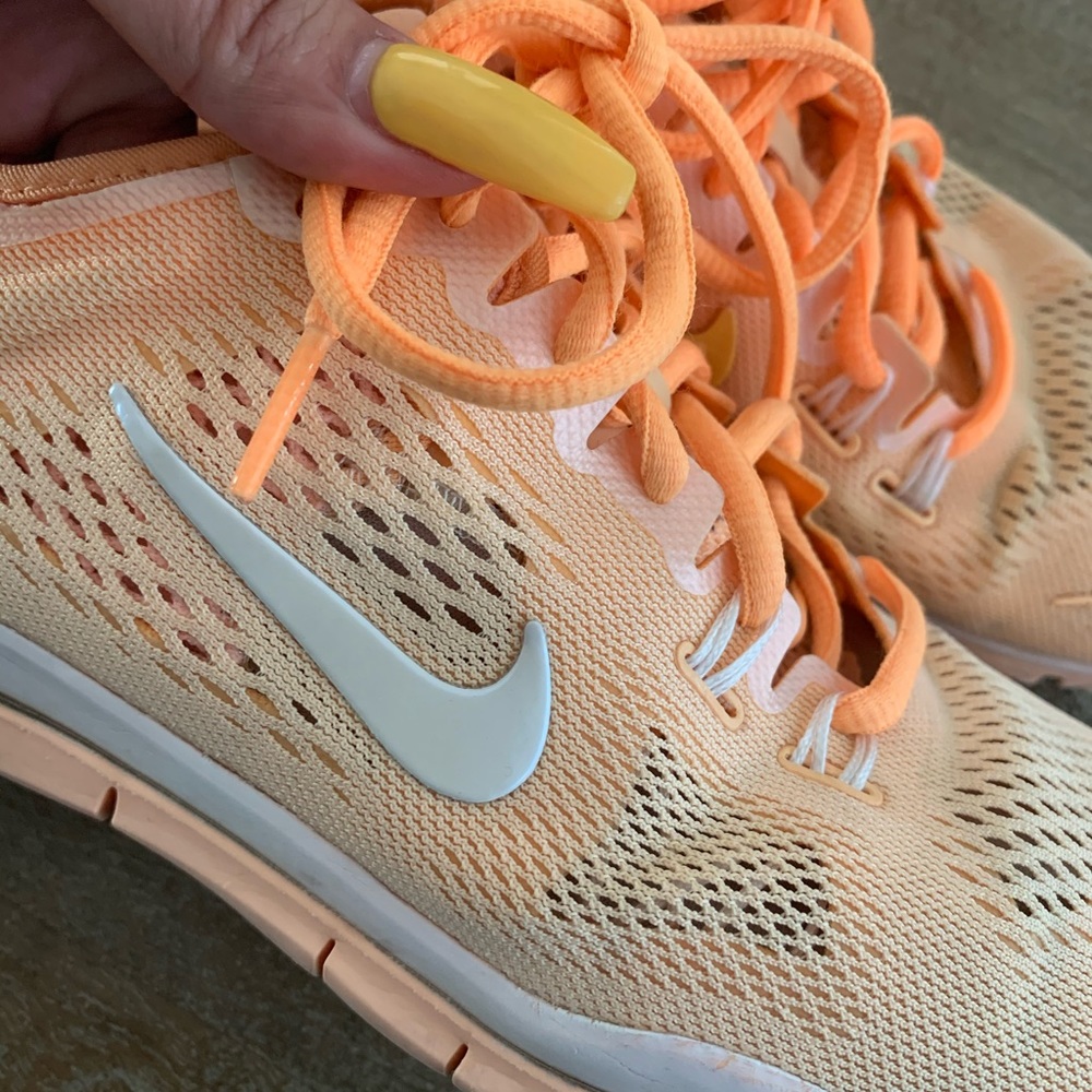 Women’s Nike Free Run - Picture 12 of 12